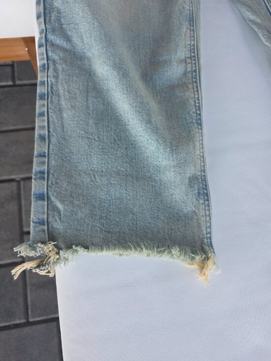 Universal Thread Women's Button Fly - Picture 2 of 5